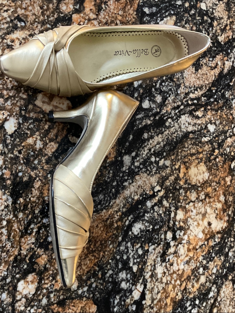 Bella Vita Gold Knot-Detail Mid-Heel Pumps